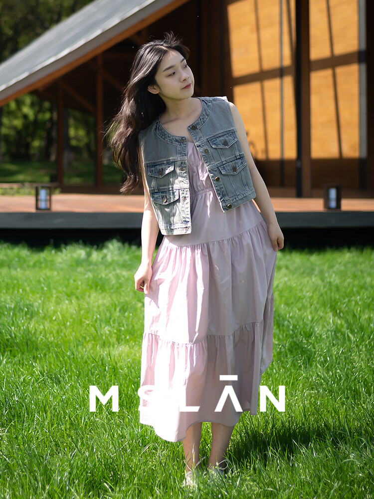 Платье летнее Mslan с разделенными подтяжками, хаки / зеленый
Платье летнее Mslan с разделенными подтяжками, хаки / зеленый