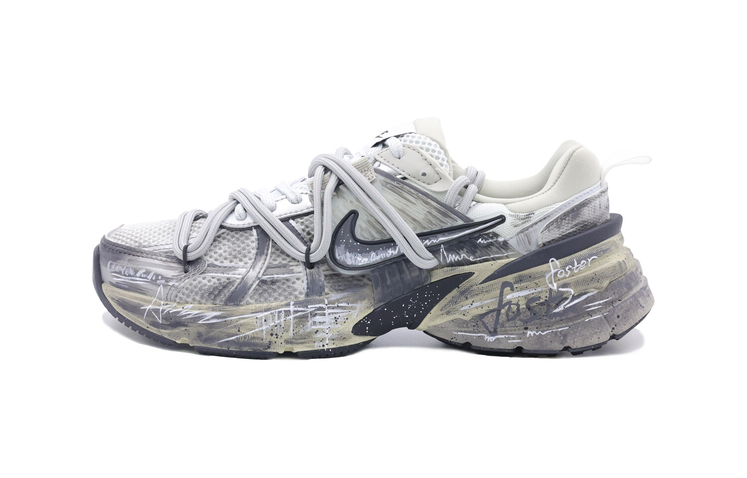 Кроссовки для бега V2K Run женские с низким верхом серебристо-серые Nike
Кроссовки для бега V2K Run женские с низким верхом серебристо-серые Nike