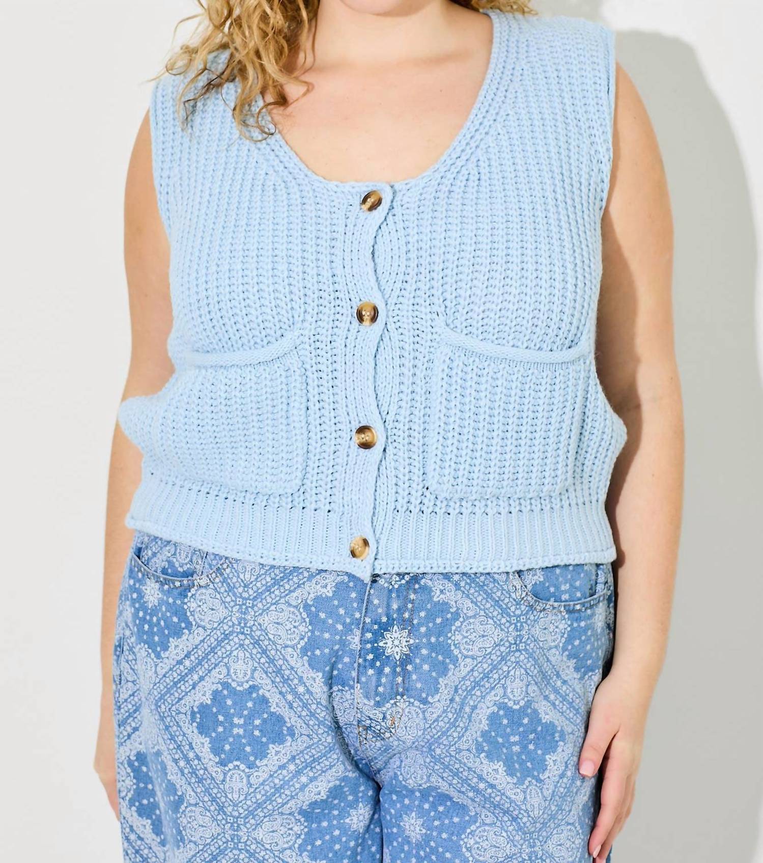 Seaze The Day Вязаный жилет в синем цвете Baevely by Wellmade
Seaze The Day Вязаный жилет в синем цвете Baevely by Wellmade