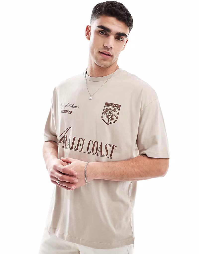 Футболка свободного кроя ASOS DESIGN бежевого цвета с изображением города
Футболка свободного кроя ASOS DESIGN бежевого цвета с изображением города