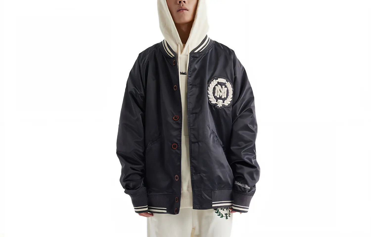 Бейсбольная куртка мужская черный Mitchell Ness
Бейсбольная куртка мужская черный Mitchell Ness