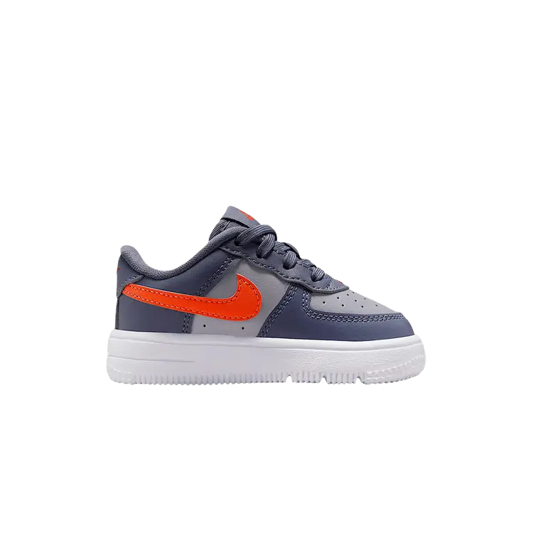 Кроссовки Nike Force 1 Low TD 'Cement Grey Light Carbon'
Кроссовки Nike Force 1 Low TD 'Cement Grey Light Carbon'