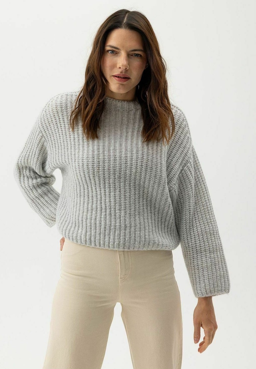 Джемпер CAJSA Holebrook, светло-серый
Джемпер CAJSA Holebrook, светло-серый