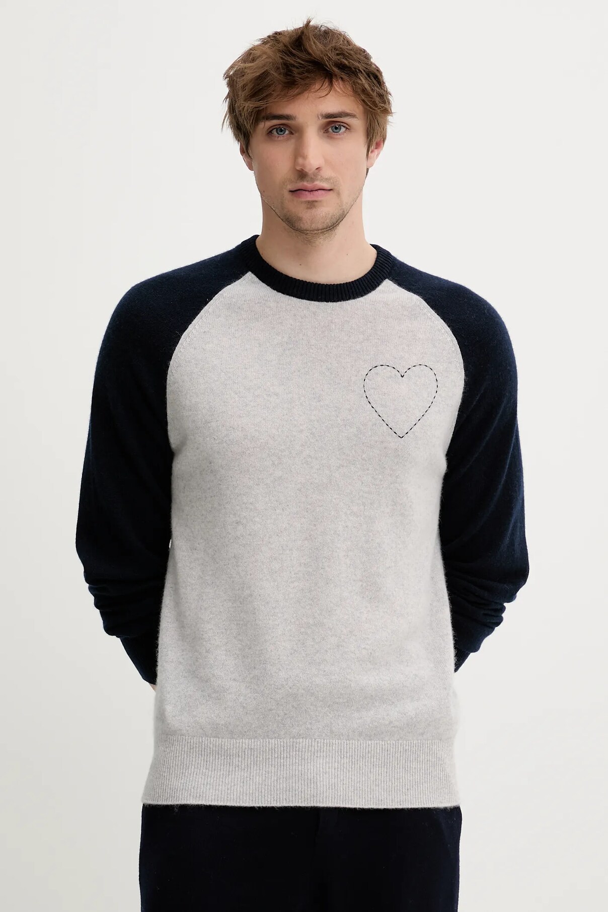 Кашемировый свитер From Future, серый
Кашемировый свитер From Future, серый