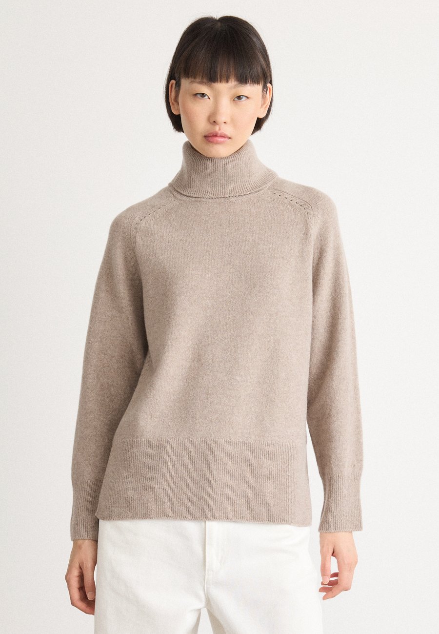 Джемпер GANT TURTLENECK, Taupe Beige/Taupe
Джемпер GANT TURTLENECK, Taupe Beige/Taupe
