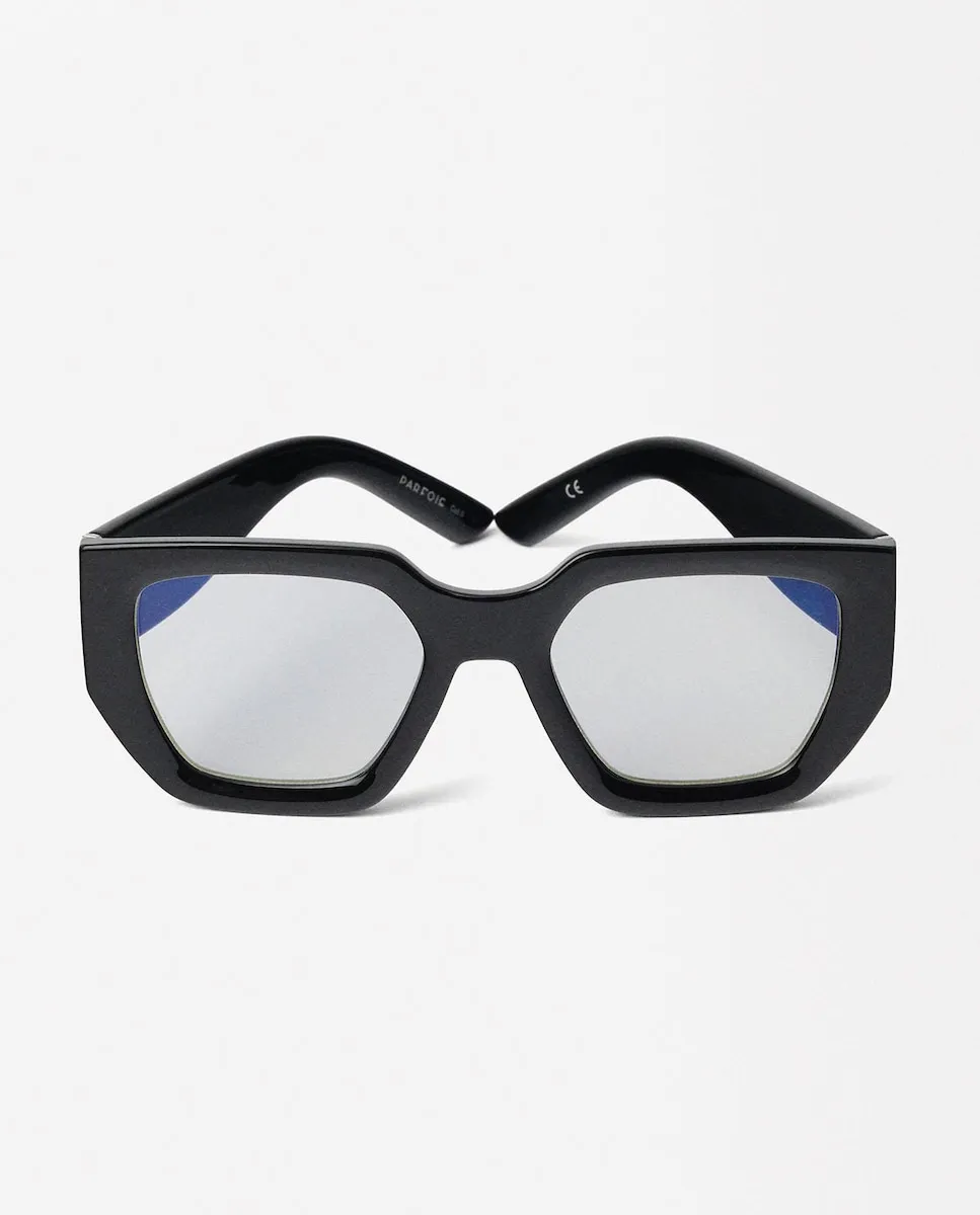 Женские солнцезащитные очки Parfois с защитой от УФ-излучения и шестиугольной формой черного цвета, черный
Женские солнцезащитные очки Parfois с защитой от УФ-излучения и шестиугольной формой черного цвета, черный