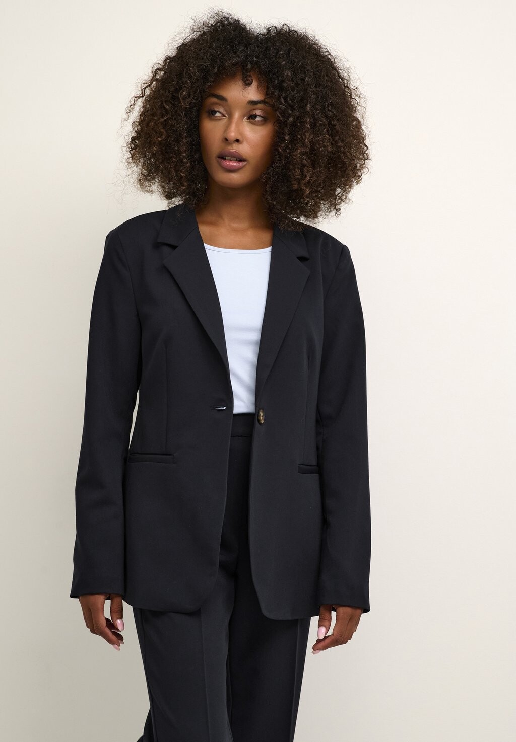 Блейзер Kaffe САКУРА, цвет midnight marine
Блейзер Kaffe САКУРА, цвет midnight marine