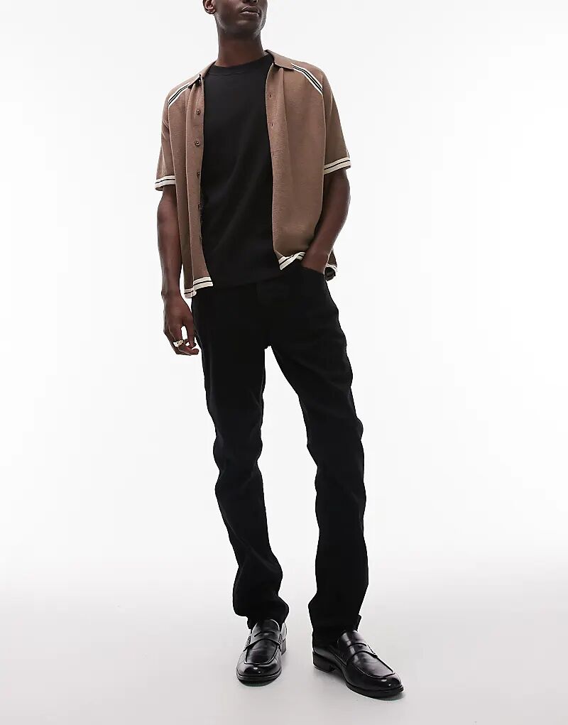 Джинсы Wrangler Greensboro прямого кроя черного цвета
Джинсы Wrangler Greensboro прямого кроя черного цвета