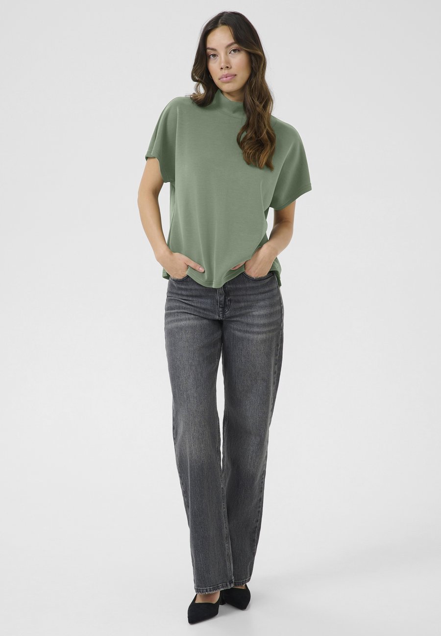 Футболка My Essential Wardrobe ELLE COLLAR, Laurel Wreath/Dark Green, Зеленый, Футболка My Essential Wardrobe ELLE COLLAR, Laurel Wreath/Dark Green
Футболка My Essential Wardrobe ELLE COLLAR, Laurel Wreath/Dark Green, Зеленый, Футболка My Essential Wardrobe ELLE COLLAR, Laurel Wreath/Dark Green