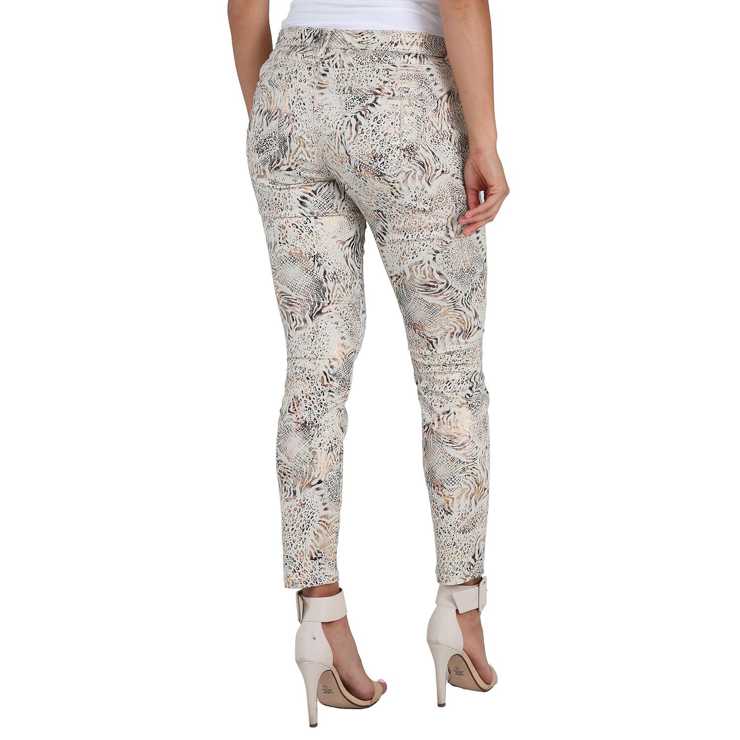 Джинсы скинни Alison Curvy Fit с покрытием и животным принтом со средней посадкой Poetic Justice
Джинсы скинни Alison Curvy Fit с покрытием и животным принтом со средней посадкой Poetic Justice