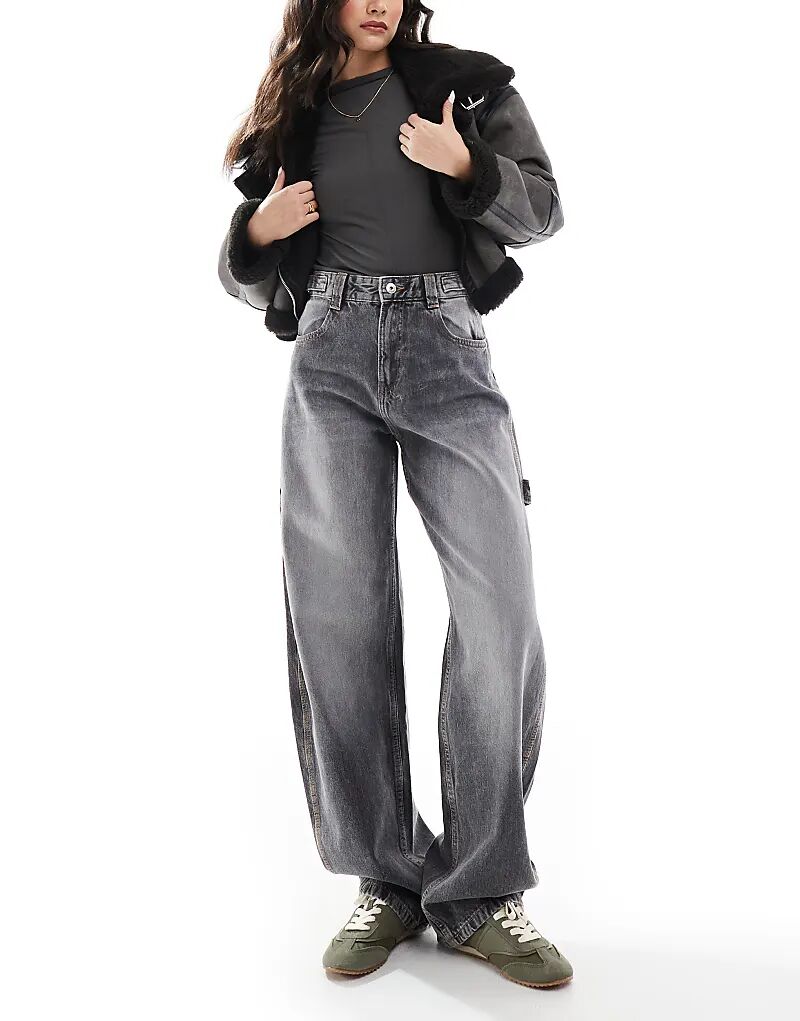 Джинсы Bershka с регулируемой посадкой Ballon Fit Carpenter светло-серого цвета
Джинсы Bershka с регулируемой посадкой Ballon Fit Carpenter светло-серого цвета