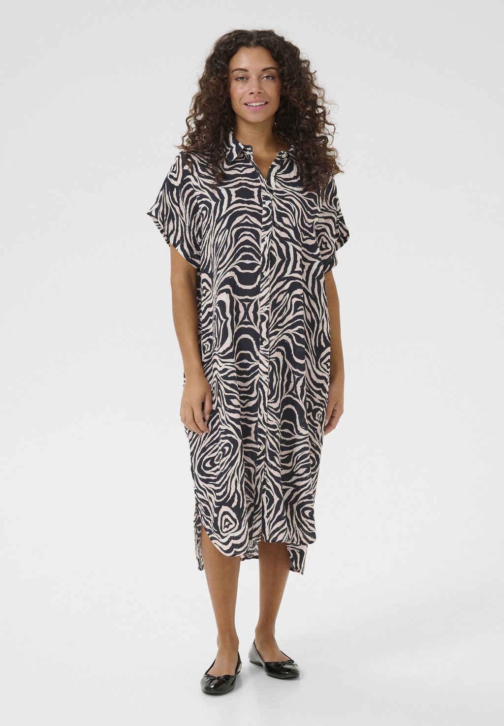 Платье-рубашка CUELINA Culture, черный
Платье-рубашка CUELINA Culture, черный