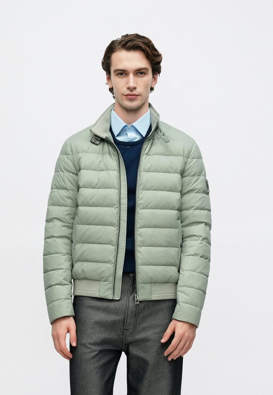 Куртка Belstaff CIRCUIT JACKET, Lichen/Light Green
Куртка Belstaff CIRCUIT JACKET, Lichen/Light Green