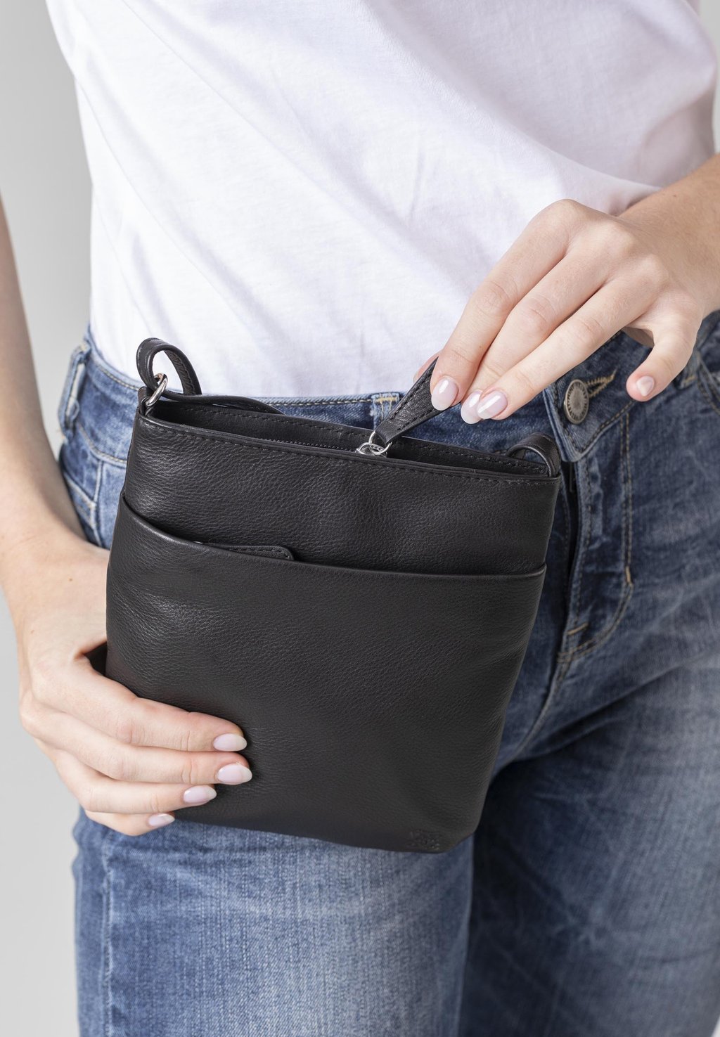 Сумка через плечо LOWTHER - Across body bag Lakeland Leather, черный 
Сумка через плечо LOWTHER - Across body bag Lakeland Leather, черный