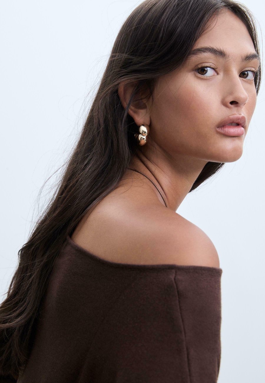 Джемпер Stradivarius Jumper, Dark Brown
Джемпер Stradivarius Jumper, Dark Brown