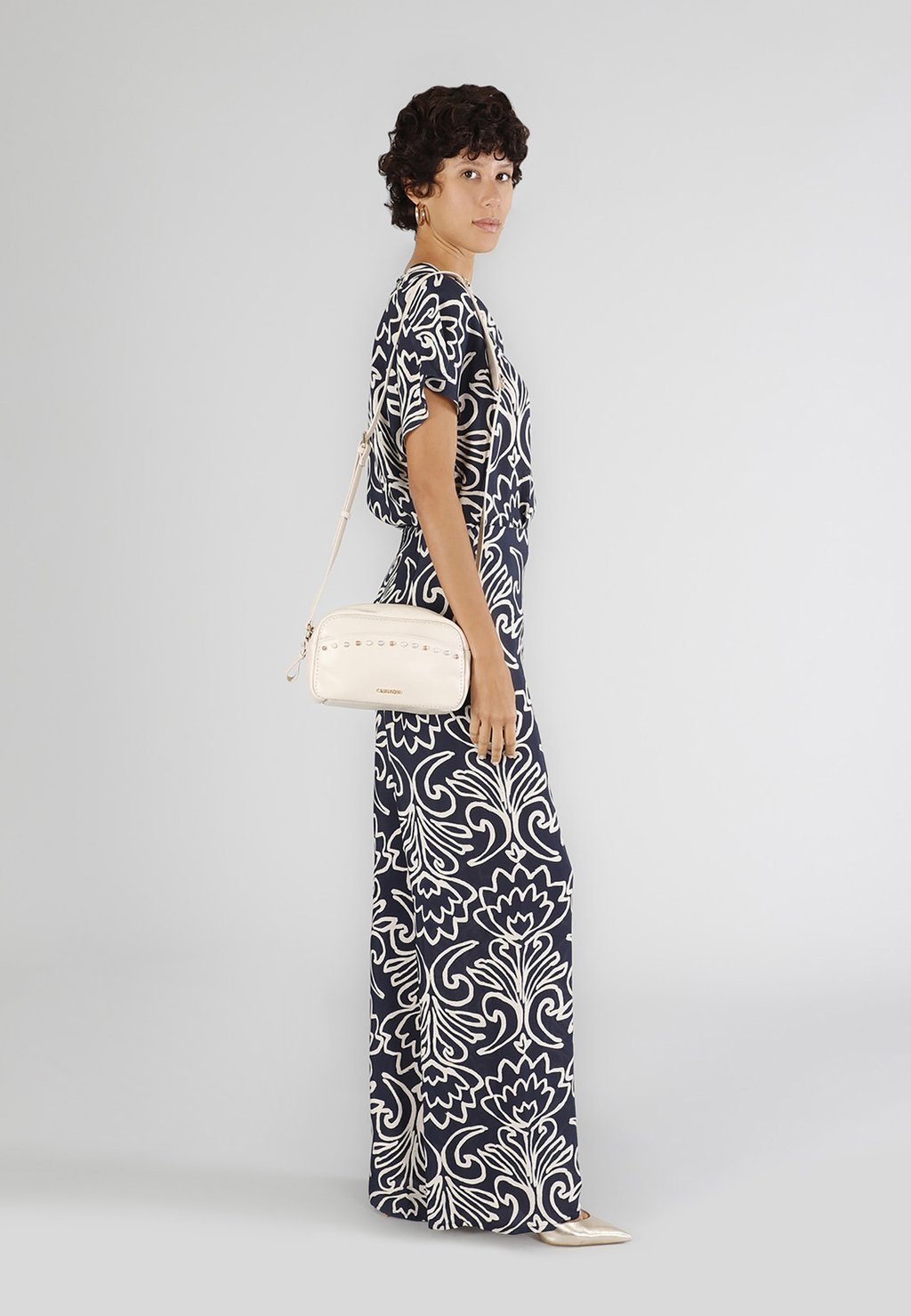 Сумка через плечо CAFèNOIR, кремовый
Сумка через плечо CAFèNOIR, кремовый