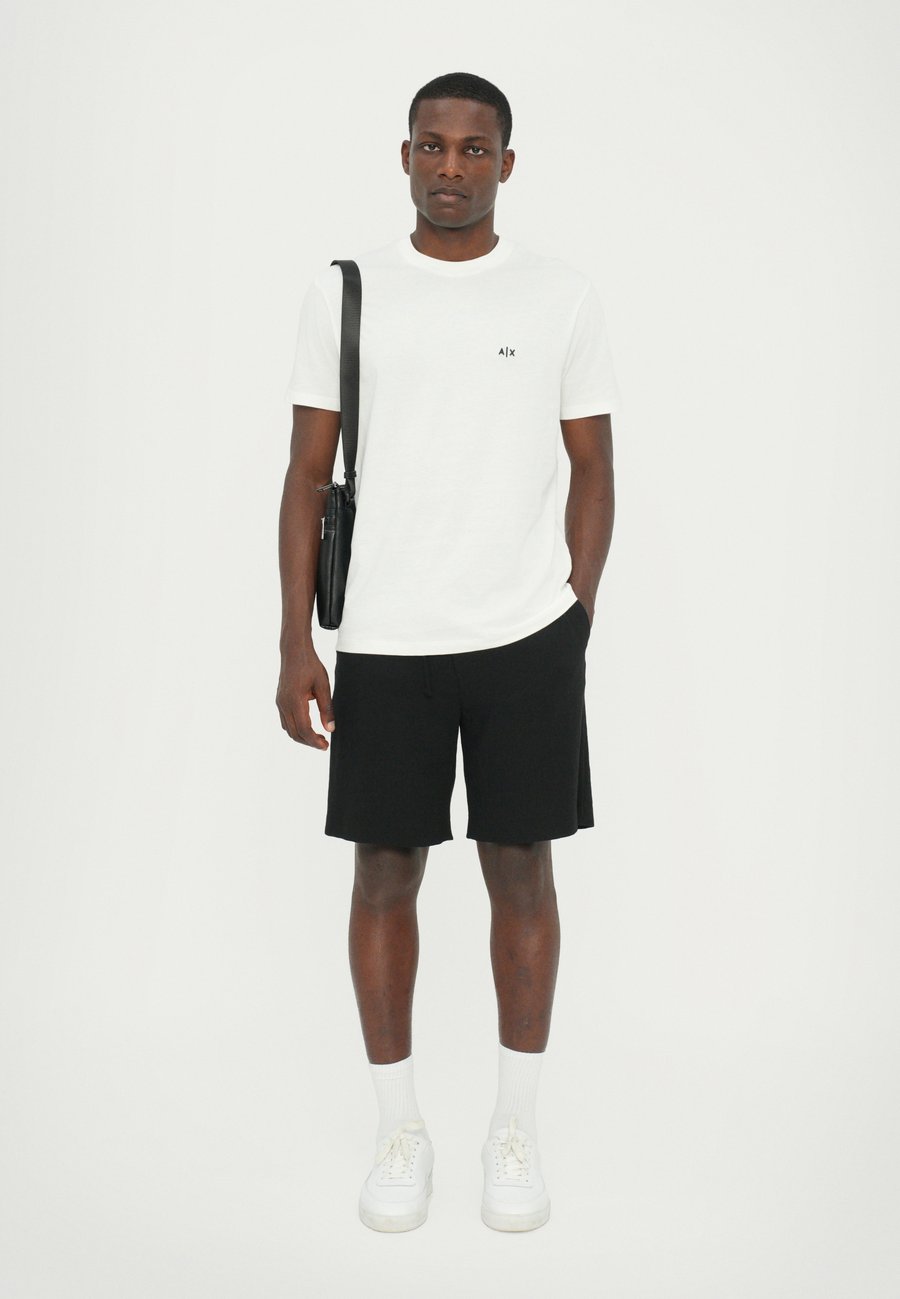 Сумка кросс-боди Armani Exchange CROSSBODY BAG UNISEX, Black
Сумка кросс-боди Armani Exchange CROSSBODY BAG UNISEX, Black