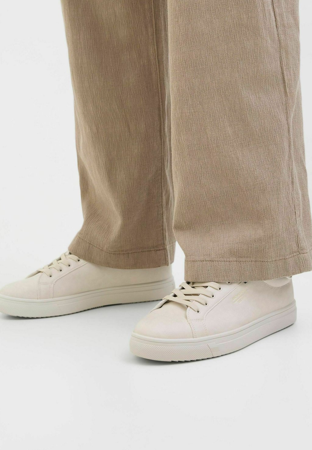 Кроссовки JFWBALE Jack & Jones, кремовый
Кроссовки JFWBALE Jack & Jones, кремовый