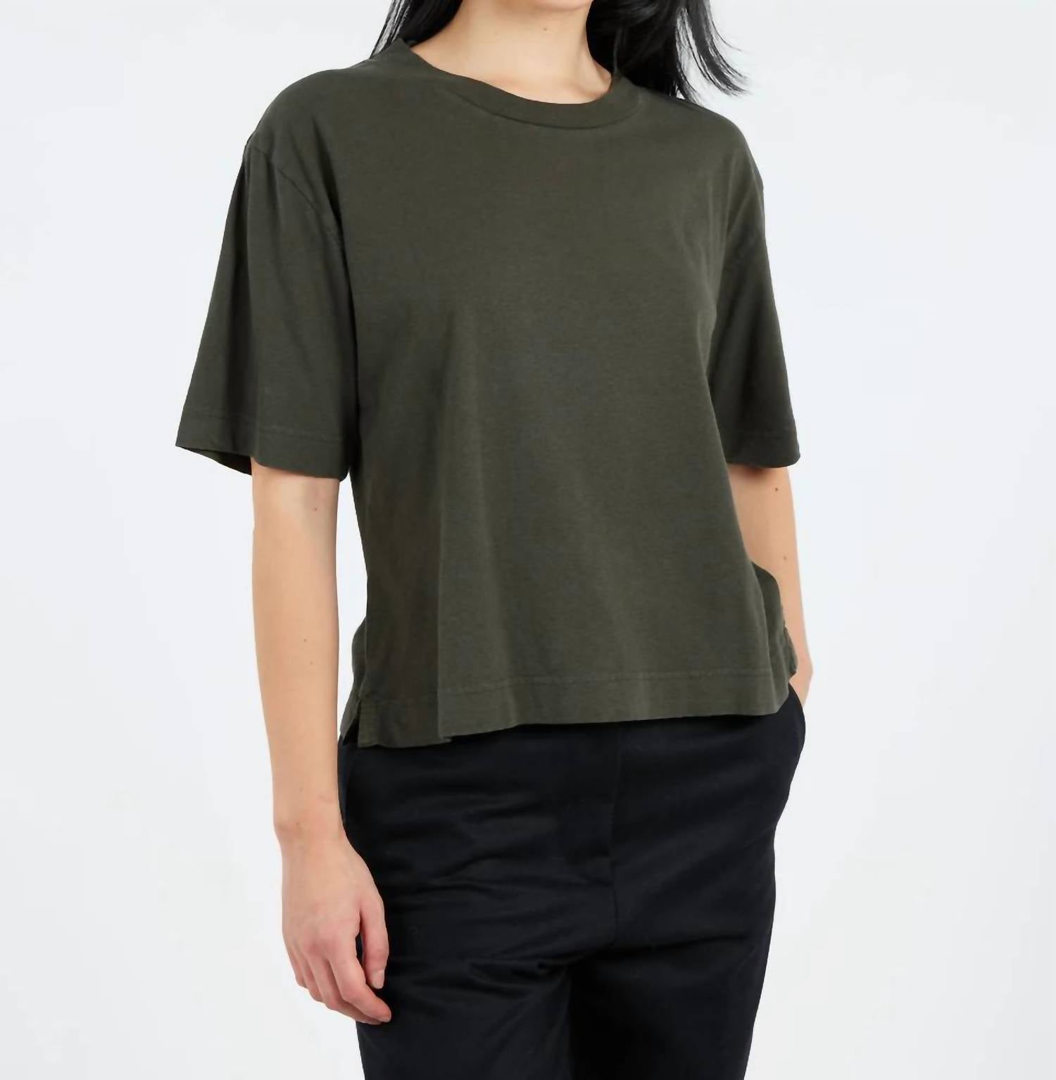 Простая футболка в Ассаме Margaret Howell, Assam
Простая футболка в Ассаме Margaret Howell, Assam