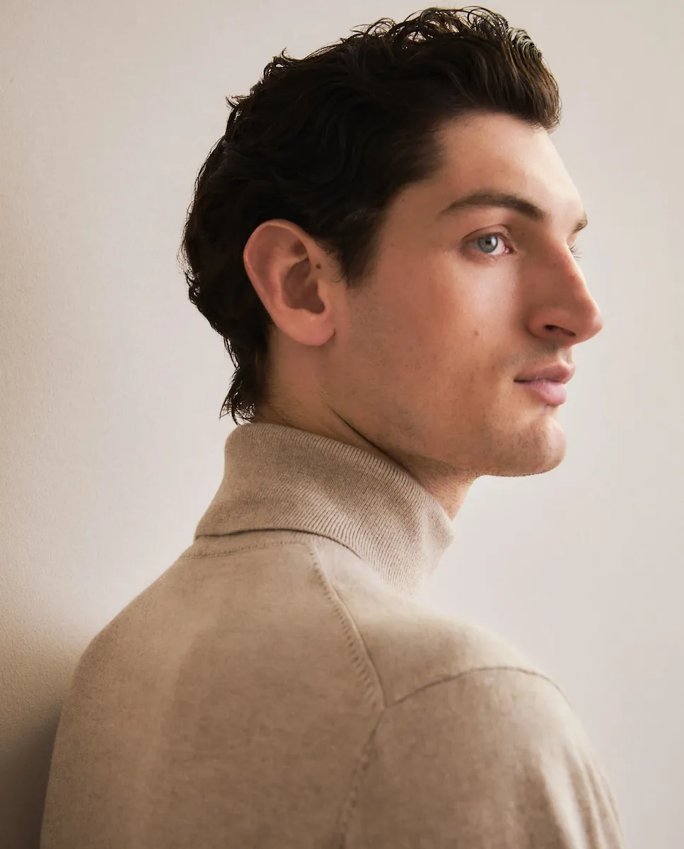 Мужской свитер с высоким воротником из однотонной мериносовой шерсти Emidio Tucci, серый
Мужской свитер с высоким воротником из однотонной мериносовой шерсти Emidio Tucci, серый