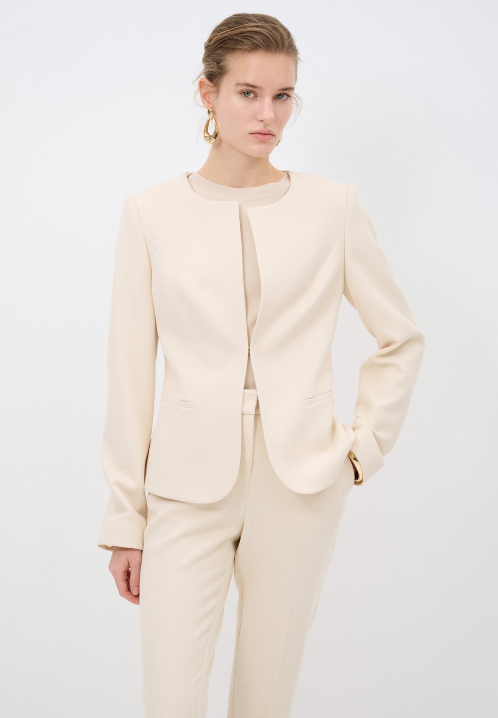 Блейзер adL, белый
Блейзер adL, белый