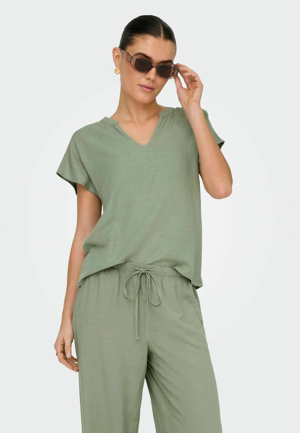 Блуза CAYA JDY, зеленый
Блуза CAYA JDY, зеленый