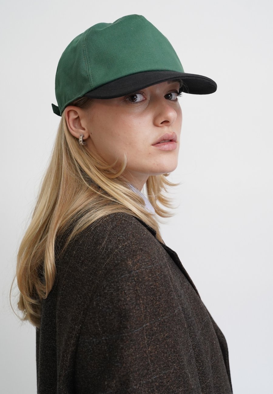 Бейсболка NTHIRTYTHREE Cap, Needle/Green
Бейсболка NTHIRTYTHREE Cap, Needle/Green