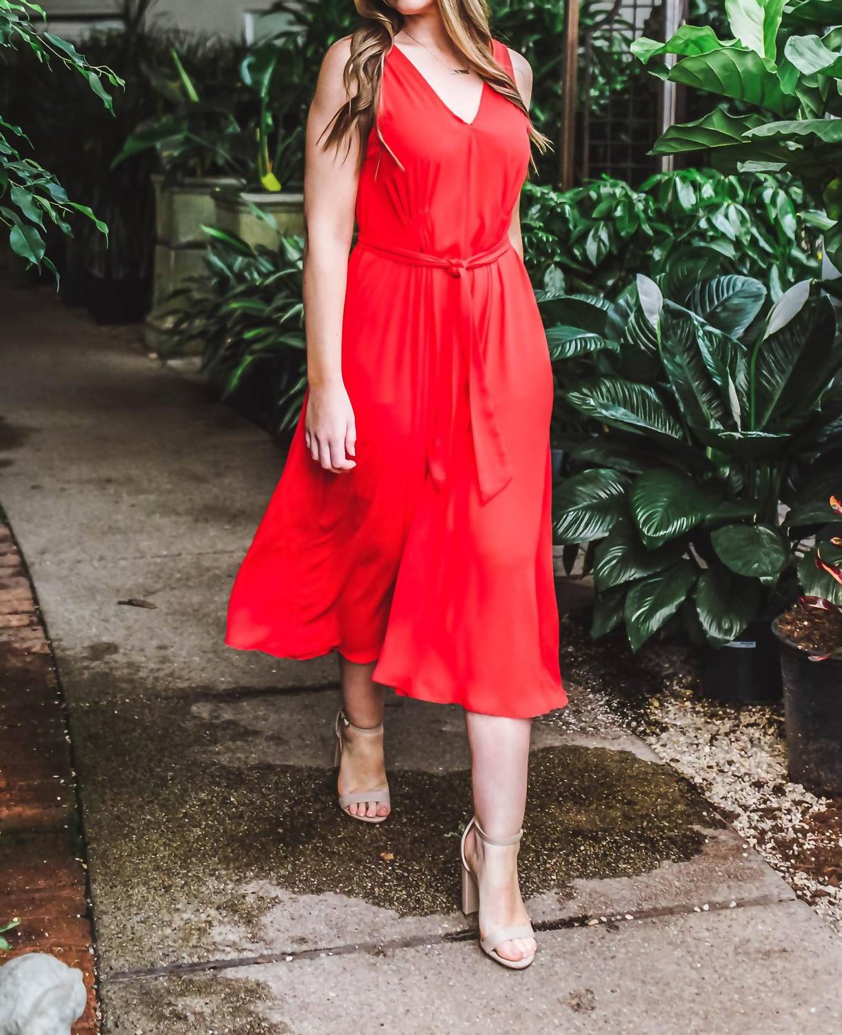 Платье макси Riley с V-образным вырезом и складками красного цвета B Collection by Bobeau
Платье макси Riley с V-образным вырезом и складками красного цвета B Collection by Bobeau