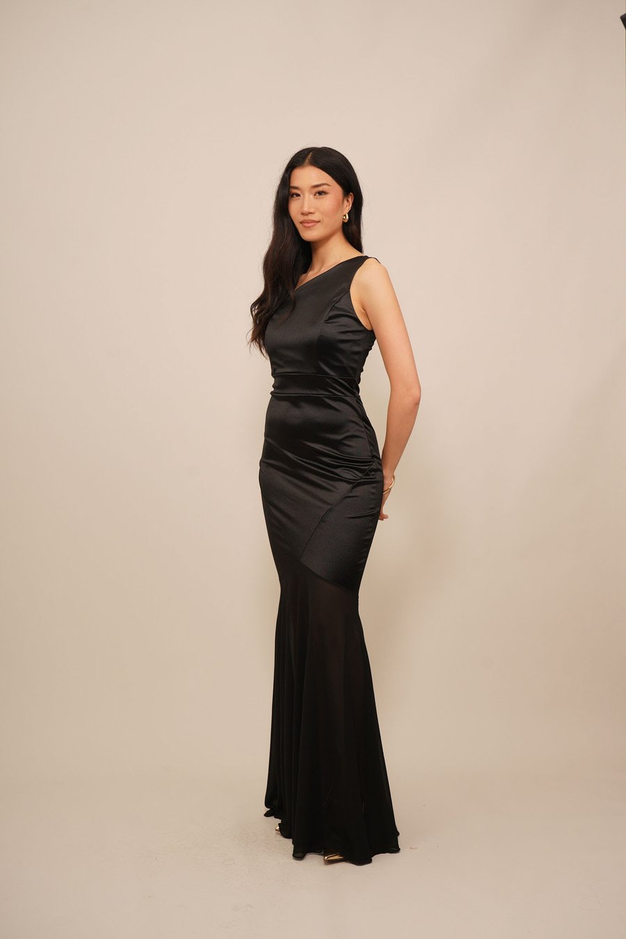 Платье WAL G. DALIA ONE SHOULDER, Black
Платье WAL G. DALIA ONE SHOULDER, Black