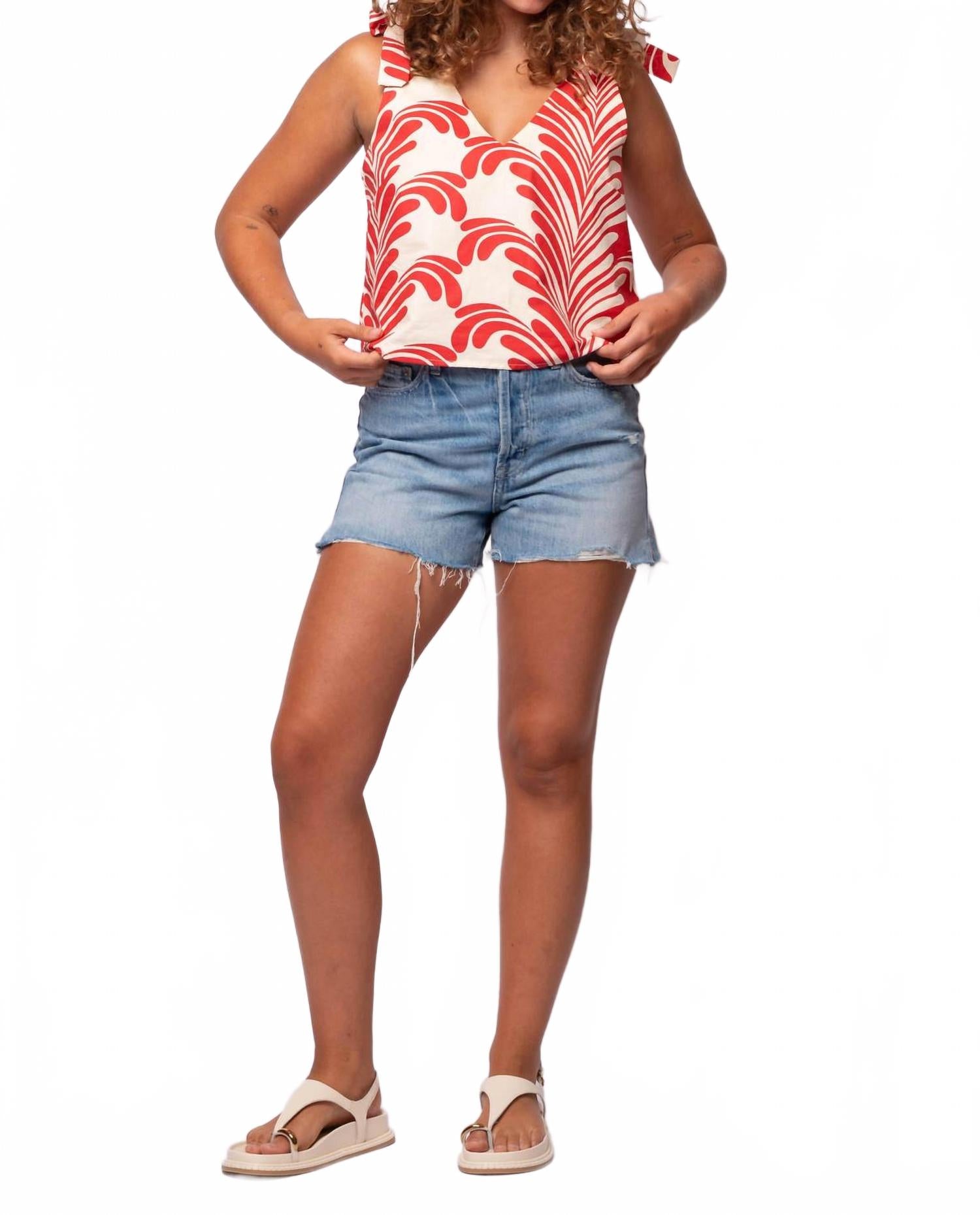 Женский топ Monet красный CIEBON
Женский топ Monet красный CIEBON