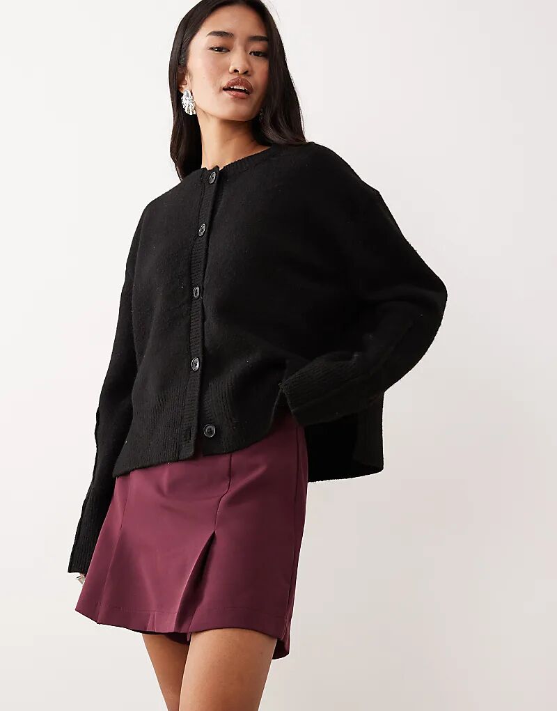 Мини-юбка-шорты с плиссированной передней частью Vila в бордовом цвете
Мини-юбка-шорты с плиссированной передней частью Vila в бордовом цвете