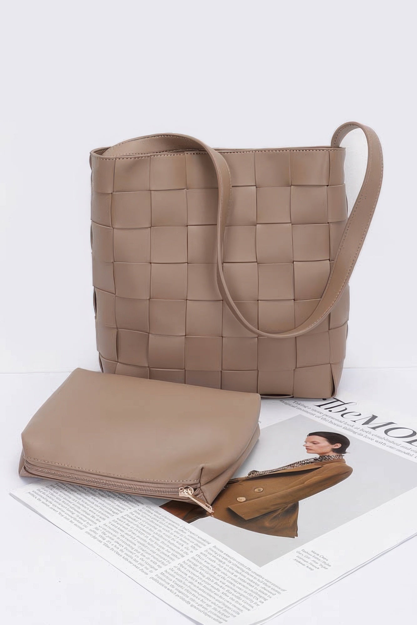 Искусственная кожаная плетеная сумка через плечо с мешочком FASHNZFAB, хаки
Искусственная кожаная плетеная сумка через плечо с мешочком FASHNZFAB, хаки