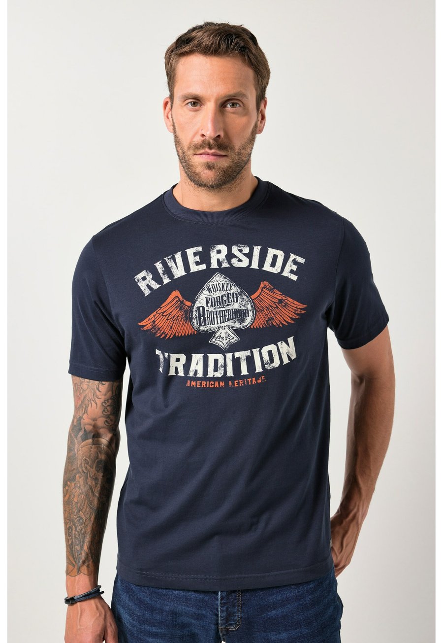 Футболка JP1880 SHORT SLEEVE CHEST PRINT, Navy Blue/Dark Blue, Синий, Футболка JP1880 SHORT SLEEVE CHEST PRINT, Navy Blue/Dark Blue
Футболка JP1880 SHORT SLEEVE CHEST PRINT, Navy Blue/Dark Blue, Синий, Футболка JP1880 SHORT SLEEVE CHEST PRINT, Navy Blue/Dark Blue