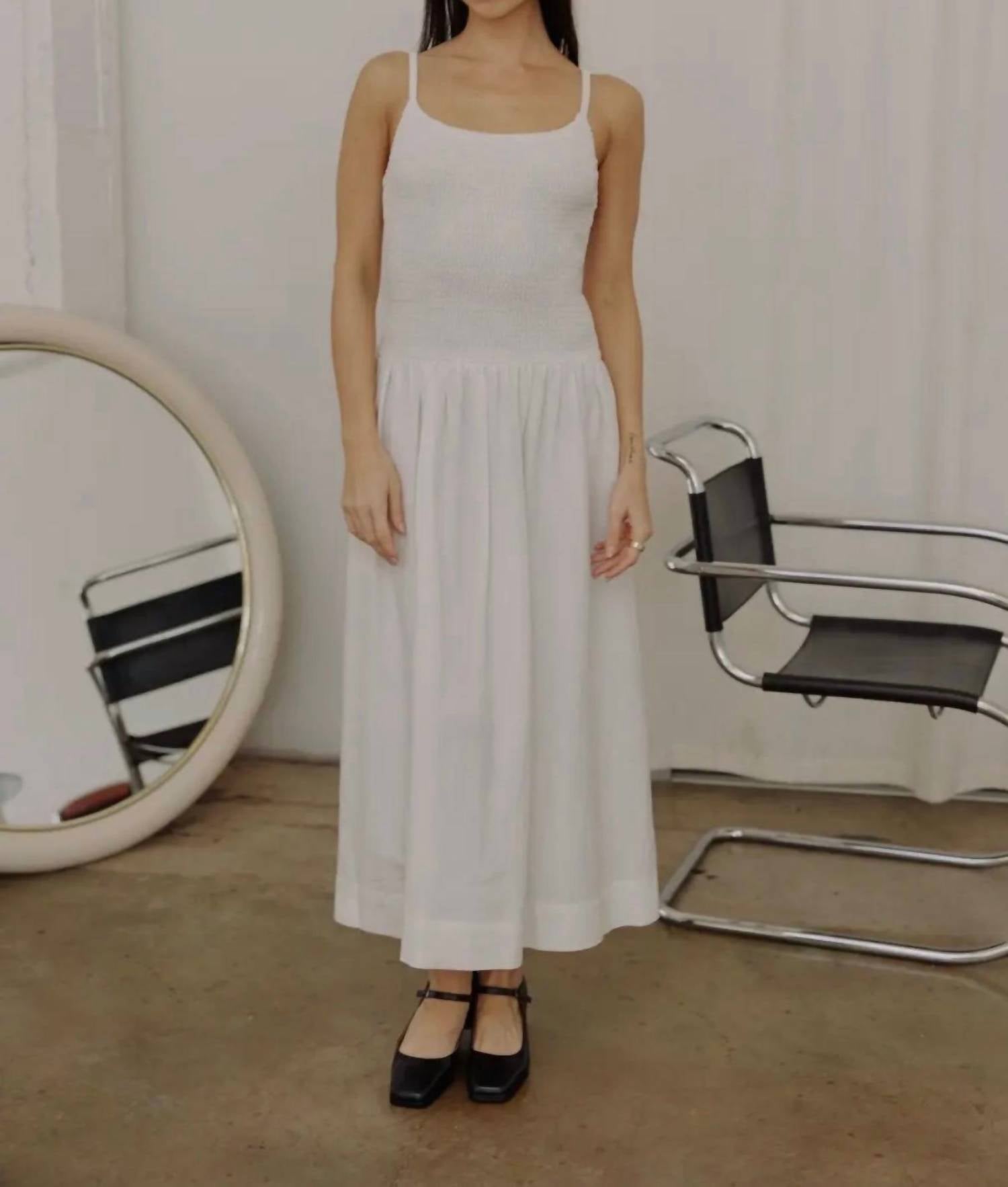 Айрис платье миди в цвете айвори Azalea, слоновая кость
Айрис платье миди в цвете айвори Azalea, слоновая кость