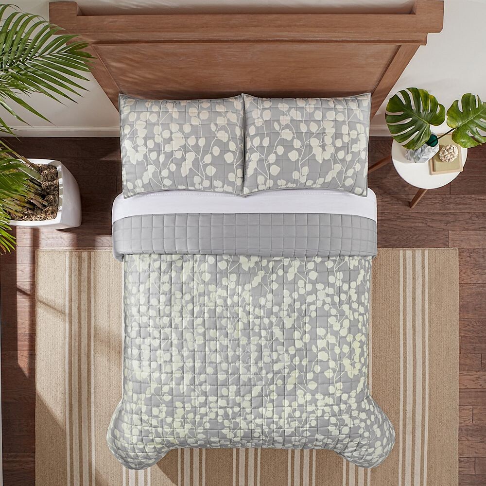 Комплект одеял Serta Simply Comfort Ellen с ботаническими листьями и накладками, цвет Gray Yellow
Комплект одеял Serta Simply Comfort Ellen с ботаническими листьями и накладками, цвет Gray Yellow