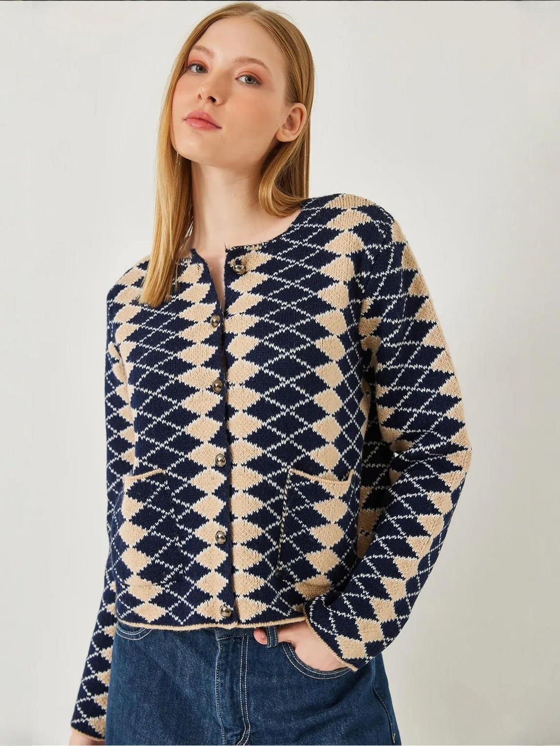 Bianco Lucci Вязаный кардиган в цвете navy
Bianco Lucci Вязаный кардиган в цвете navy