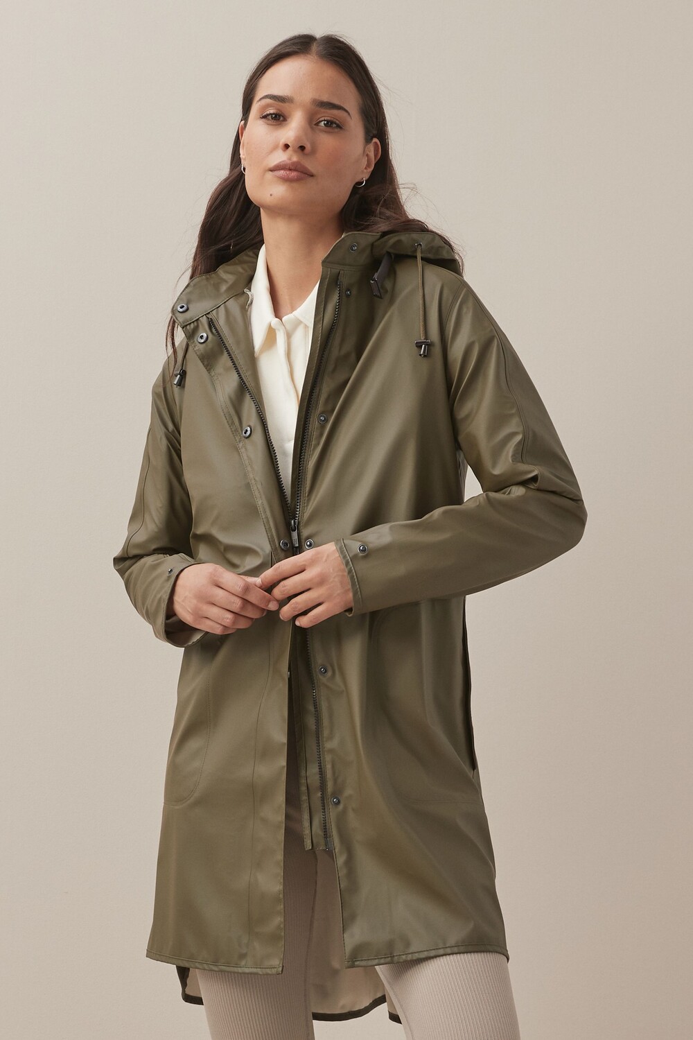 Свободный покрой, водонепроницаемый плащ А образной формы Ilse Jacobsen, зеленый
Свободный покрой, водонепроницаемый плащ А образной формы Ilse Jacobsen, зеленый