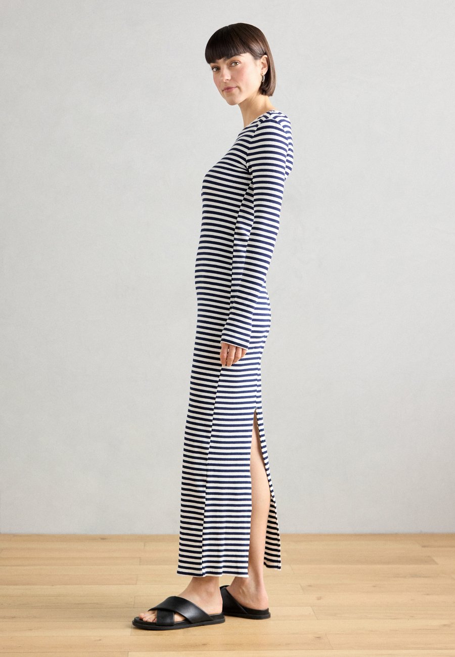 Платье Lollys Laundry DRESS, Navy/Dark Blue
Платье Lollys Laundry DRESS, Navy/Dark Blue