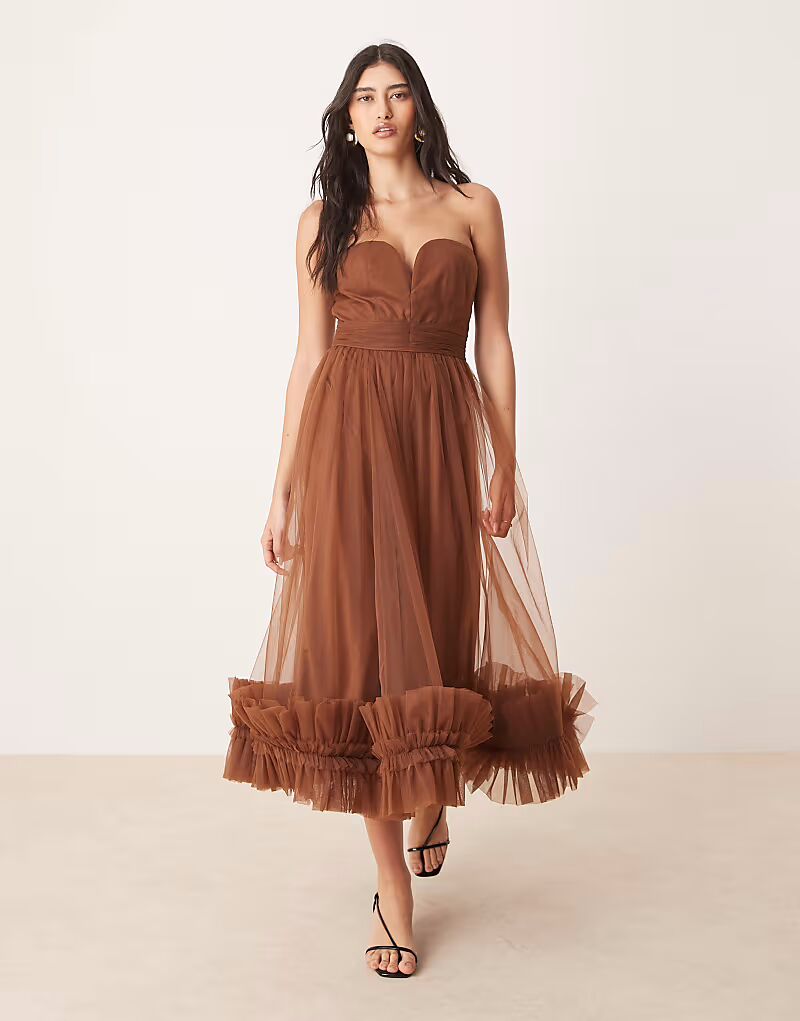 Платье мидакси с корсетом из тюля и оборками на подоле из кружева и бисера коричневого цвета Lace & Beads
Платье мидакси с корсетом из тюля и оборками на подоле из кружева и бисера коричневого цвета Lace & Beads