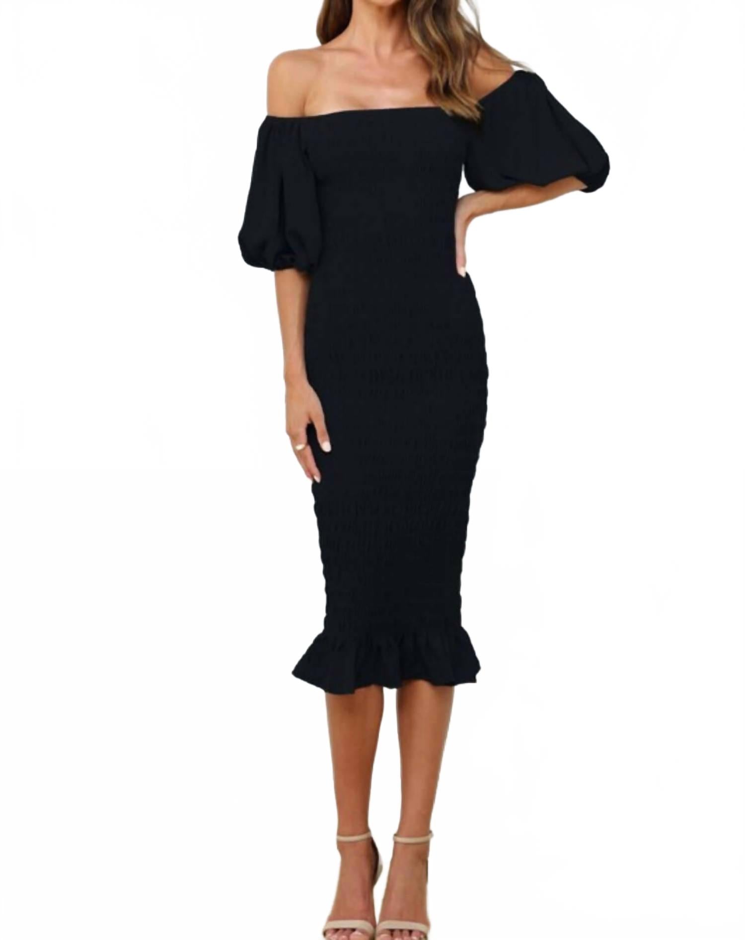 Платье Bridgette в черном цвете Velvi
Платье Bridgette в черном цвете Velvi