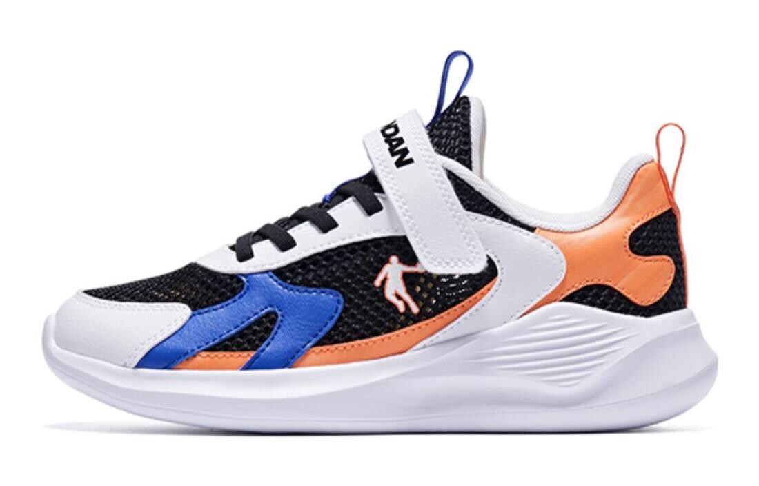 Детские кроссовки GS Low-top черные/белые/оранжевые Qiaodan
Детские кроссовки GS Low-top черные/белые/оранжевые Qiaodan