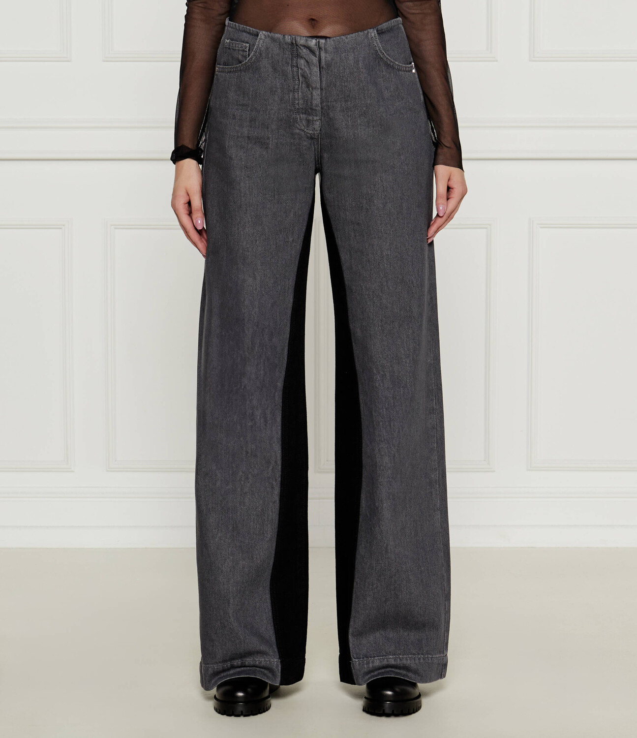 Джинсы Patrizia Pepe flare fit, серый
Джинсы Patrizia Pepe flare fit, серый