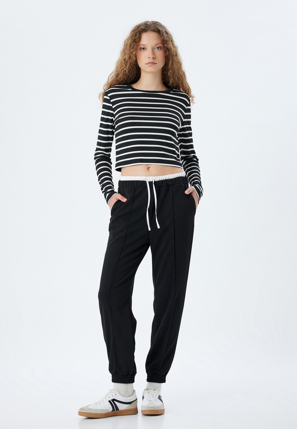 Спортивные брюки JOGGER Koton, черный 
Спортивные брюки JOGGER Koton, черный