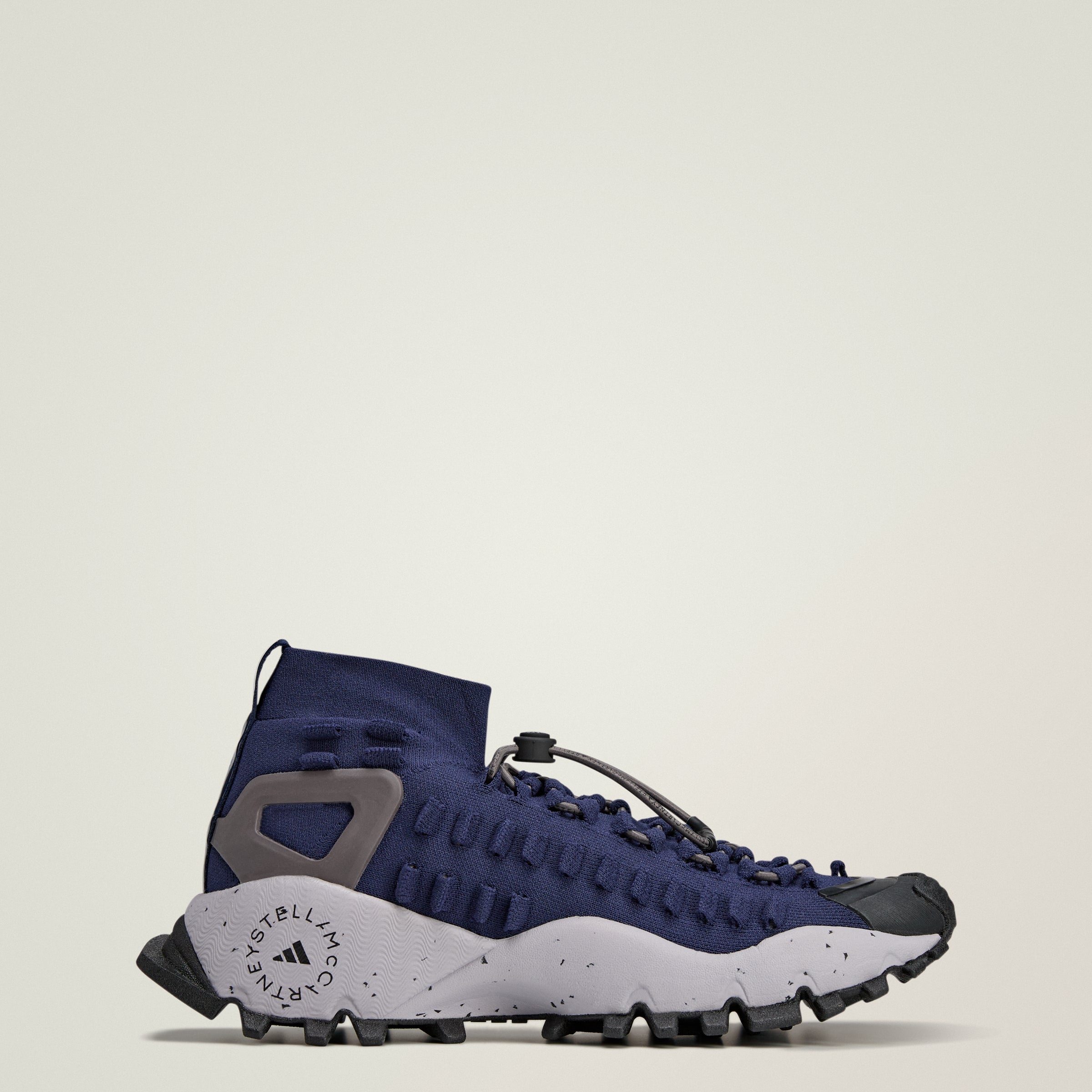 Кроссовки Men's Adidas Adidas by Stella McCartney Seeulater 2, сине-серый
Кроссовки Men's Adidas Adidas by Stella McCartney Seeulater 2, сине-серый