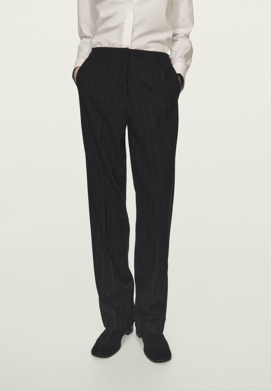 Брюки Massimo Dutti STRAIGHT-LEG PINSTRIPE , Black
Брюки Massimo Dutti STRAIGHT-LEG PINSTRIPE , Black