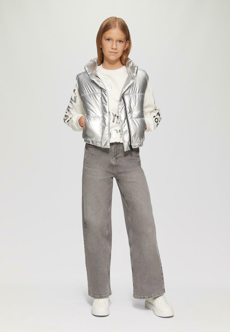 Толстовка s.Oliver MIT METALLIC-PRINT, Ecru/Off-White
Толстовка s.Oliver MIT METALLIC-PRINT, Ecru/Off-White