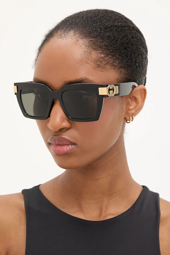 Солнцезащитные очки Gucci, черный
Солнцезащитные очки Gucci, черный