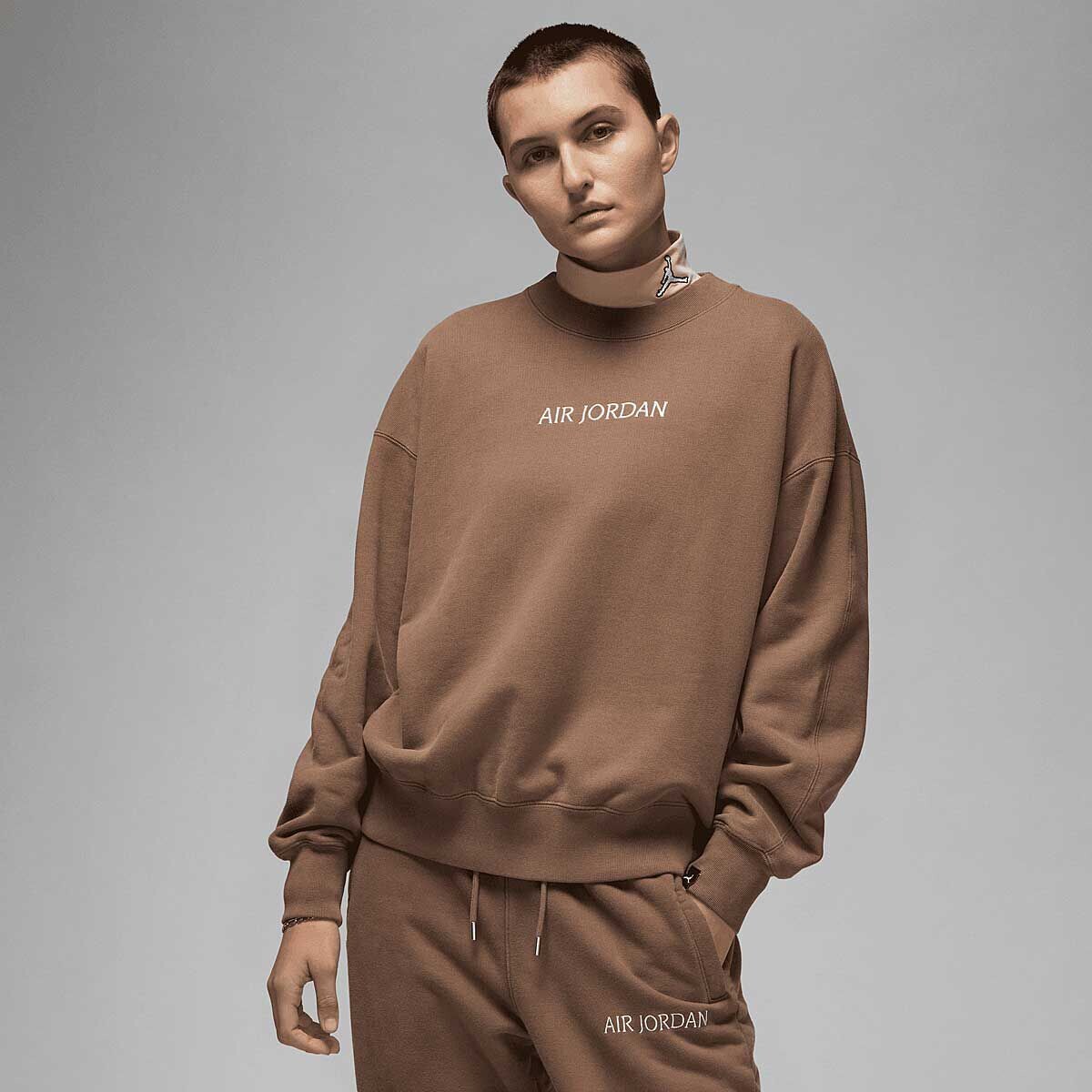 Свитшот Air Jordan x Wordmark Crewneck Jordan, цвет Eisblau/Beige
Свитшот Air Jordan x Wordmark Crewneck Jordan, цвет Eisblau/Beige