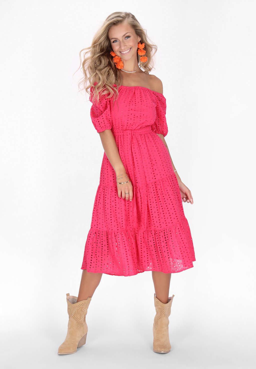 Повседневное платье IZIA, розовый 
Повседневное платье IZIA, розовый