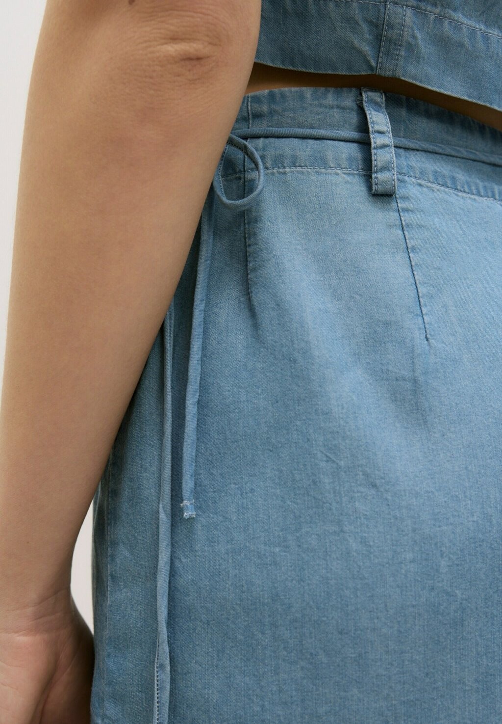 Юбка с запахом XANI EDITED, синий
Юбка с запахом XANI EDITED, синий